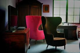 Wygodne siedzenie, szerokie oparcie i przyjemny w dotyku materiał czyli fotel idealny